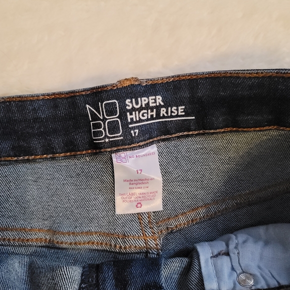 NWT Super High Rise Curvy Fit Dark Wash Jeans - Picture 5 of 5